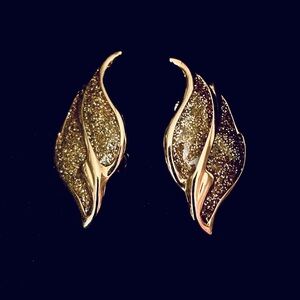 Vintage Gold Leaf Clip-on Earrings